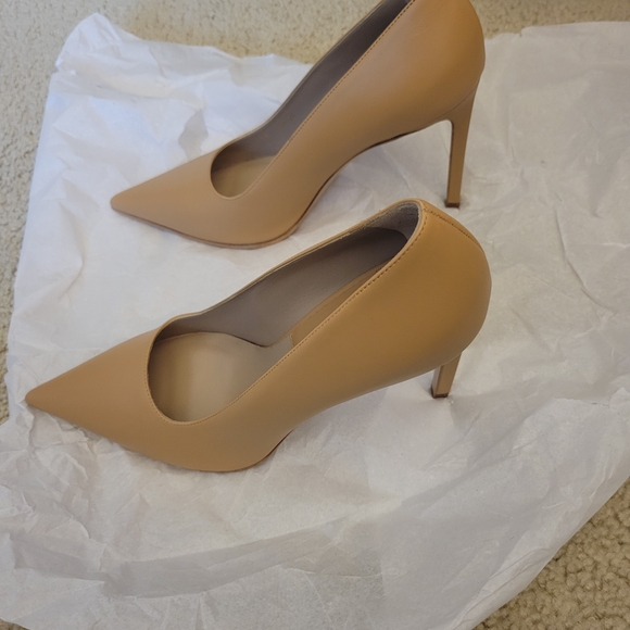 Michael Kors Collection Pointed Tan Pumps - Picture 8 of 8